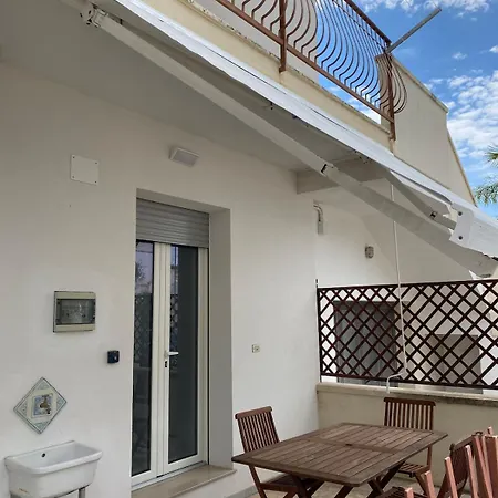 Orsa Maggiore With Private Courtyard شقة أودجانو لا كييزا