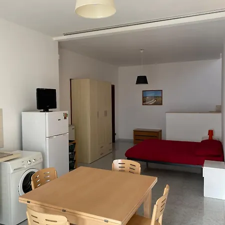 Orsa Maggiore With Private Courtyard شقة *